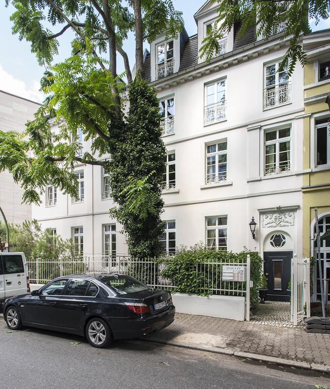 Dirazi Guesthouse & Apartments Gmbh Frankfurt pe Main Exterior foto